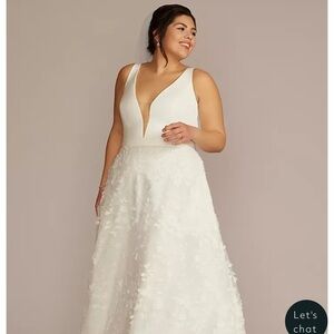 David's Bridal White Plunge Neck Wedding Dress